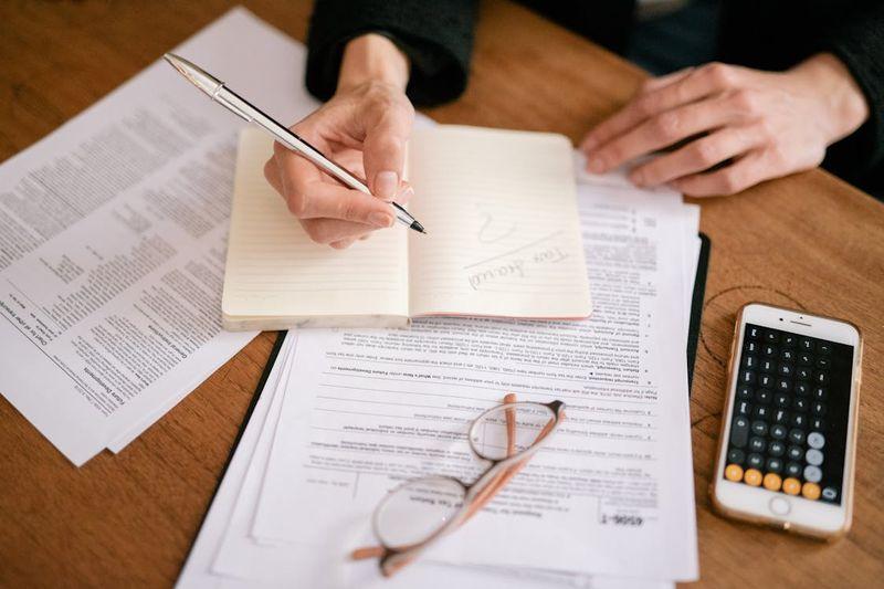 Contractor vs Employee Tax in Australia: What's the Difference?